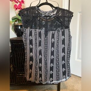 NWOT- Daniel Rainn Top